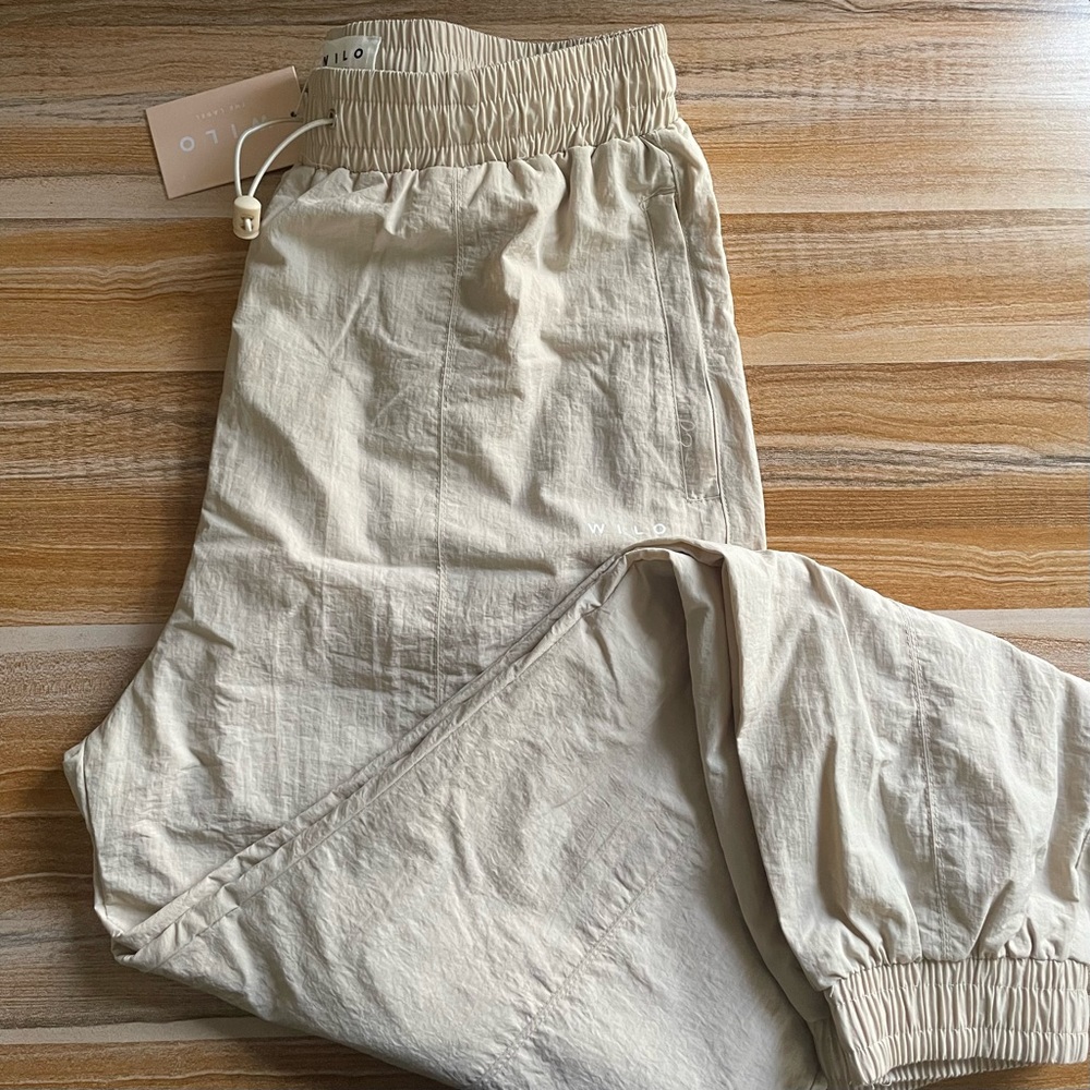 Stylish Beige Women's joggers (NOT nwt)